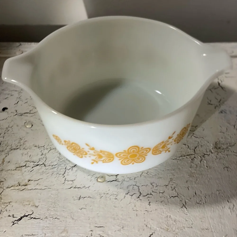 1 Pyrex 474 Golden Butterfly Casserole Baking Pan
